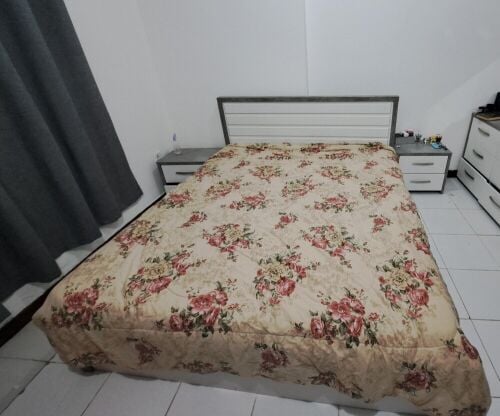 King size bed with mattress