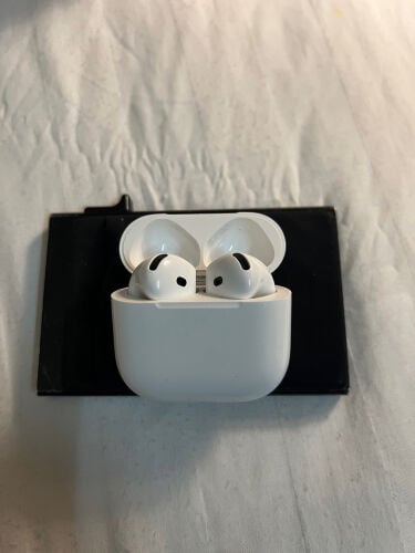 Apple airpods 4 with ANC