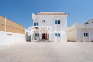 Villa with Garden for rent in Doha