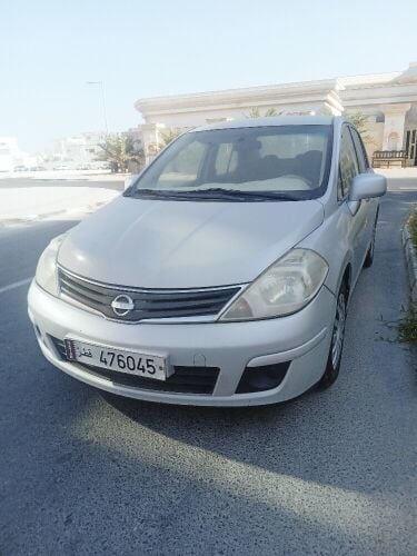 2012 Nissan tiida 