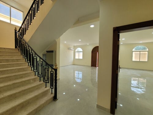 للإيجار فيلا جديدة راقية المعمورة
