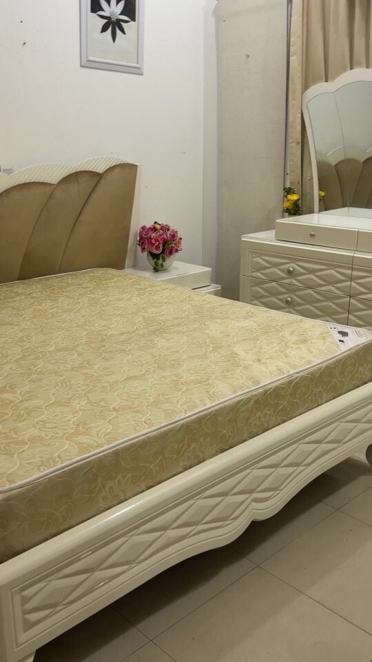 Bedroom set For sale King size 