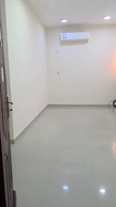 شقة غرفة صالة حمام مطبخ مكيفات