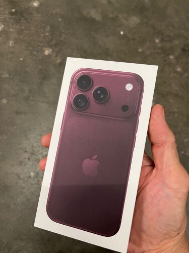 iPhone 18 Pro Burgundy