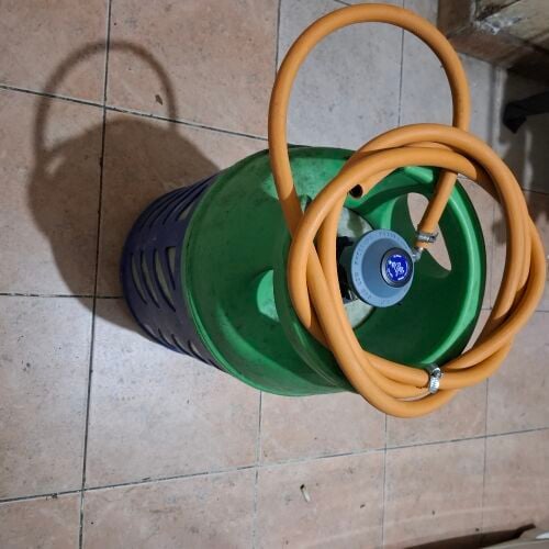 gas cylinder and Regulator Pipe