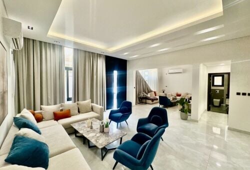 5BR Master Villa + | Huge Terr