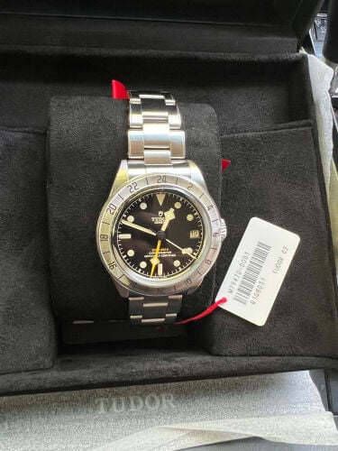 Tudor Black Bay Pro