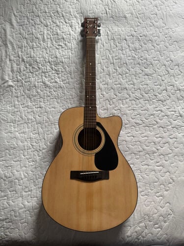 Guitar Yamaha FS-100C