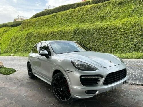 Porsche cayenne GTS 2014