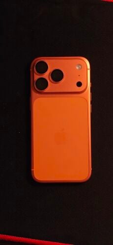 iPhone 17 pro Orange