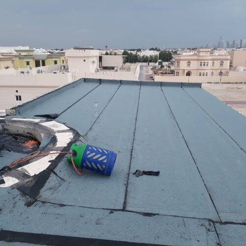 لتغطية الاسطح عازل قوي