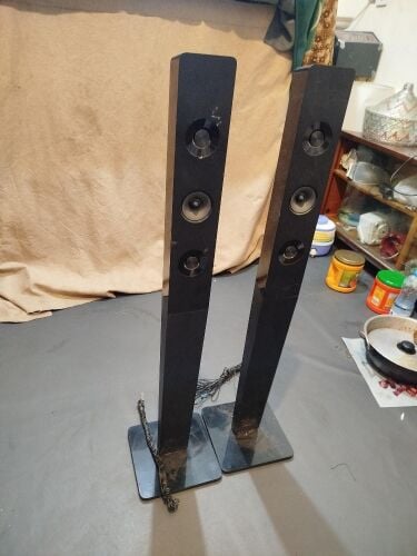 tallboy speakers from a Philips 5.1
