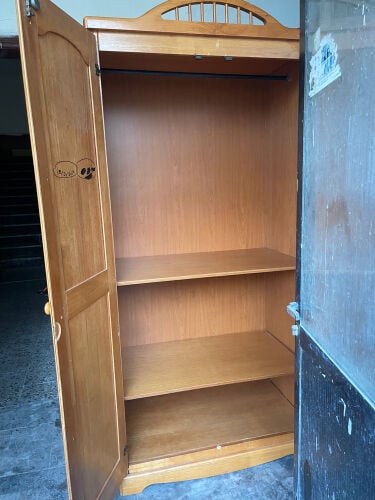 Big wooden wardrobe/cabinet in sale