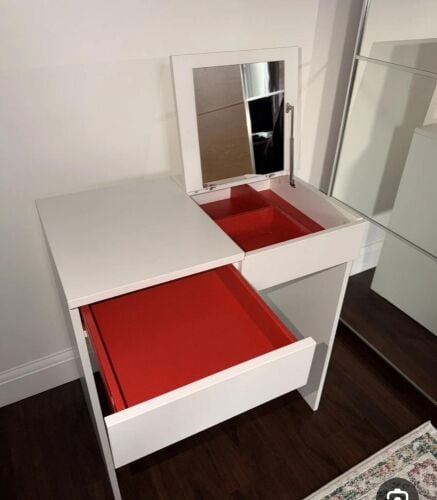 Modern Makeup Vanity Table