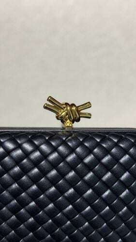 BVG Knot Clutch Black