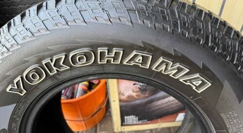 285/70/17"yokohama tyre