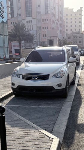 Infiniti QX50 2015 low mileage
