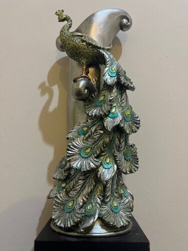 Majilis vintage peacock vase 