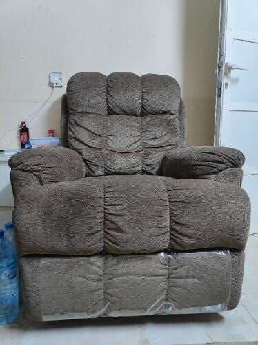 Recliner Chair)