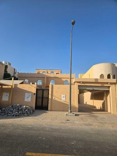 للايجار فيلا عين خـالـد مكيفه
