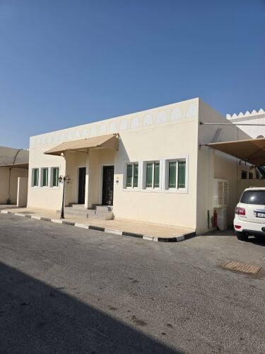 للايجار فيلا ارضية بالصخامه شامل