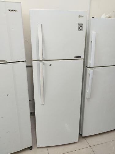 ثلاجة  بحالة ممتازة للبيع