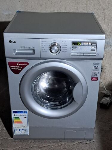 LG 8.KG WASHING MACHINE FOR SALE