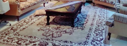 Living room carpet and table
