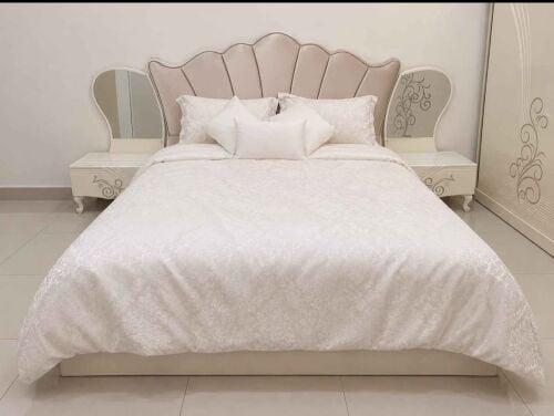 King size bedroom for sell