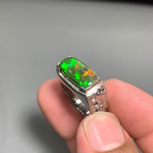 sliver ring black opal