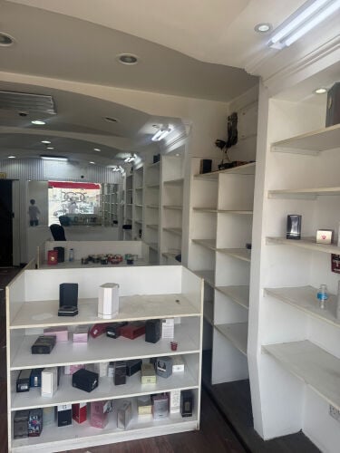 الايجار محل تجاري موقع ممتاز جدا 