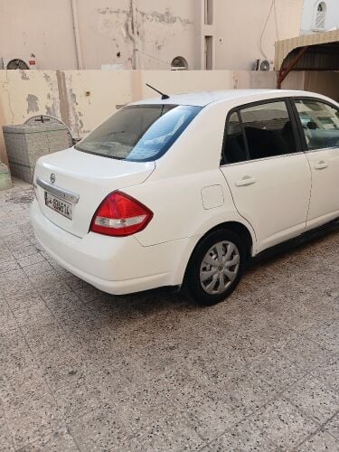 Nissan tida