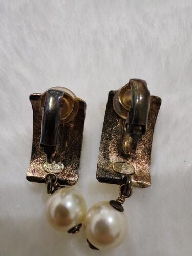 Chanel 12a cc pearl drop earrings-a