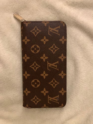Louis Vuitton Monogram Zippy Wallet