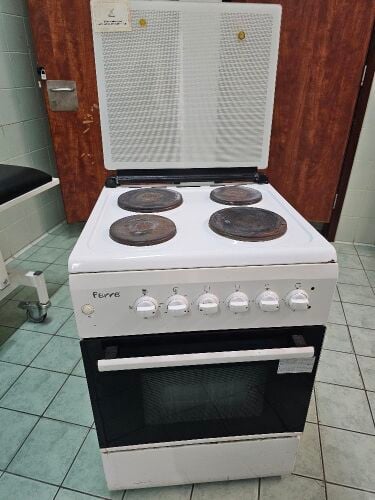 Electric stove and oven