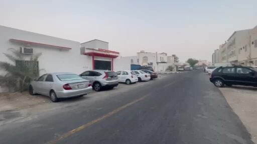 معيذر للبيع بيت شعبي علي شارعين