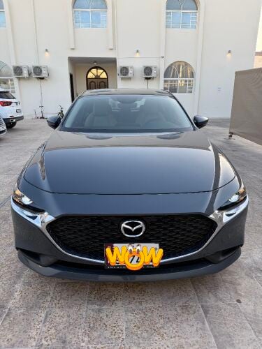Mazda 3 sedan 2024 only 17k kms