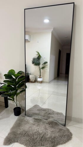 مرآة كبيرة