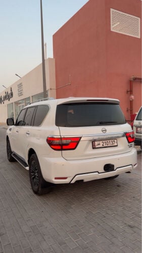 للبيع نيسان نظيف ورقه فحص موجوده