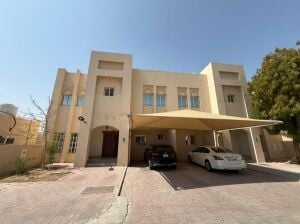 4 BR VILLA W/ BACKYARD ,POOL & GYM