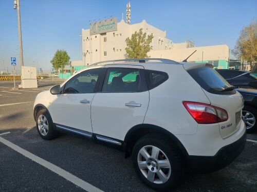 Nissan Qashai, lady owner, good condition.  Selling to upgrade