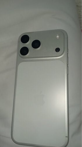 iPhone 17pro max 