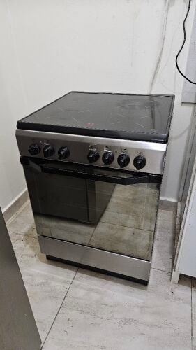 Look like new cooking oven for sell