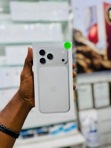 iPhone 17 pro max 