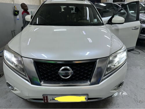 Nissan Pathfinder 2016 SV white