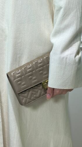 FND Wallet On Chain Baguette Dove