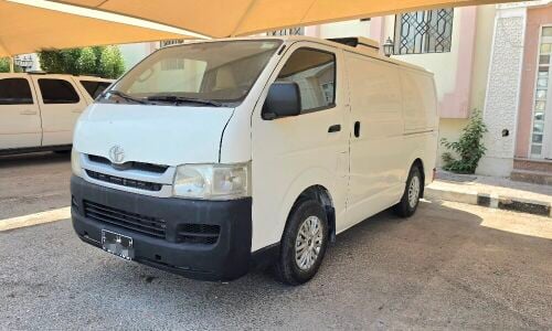 TOYOTA HAICE 2010chiller for sale