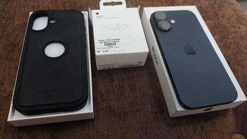 iphone 17 like new with charger