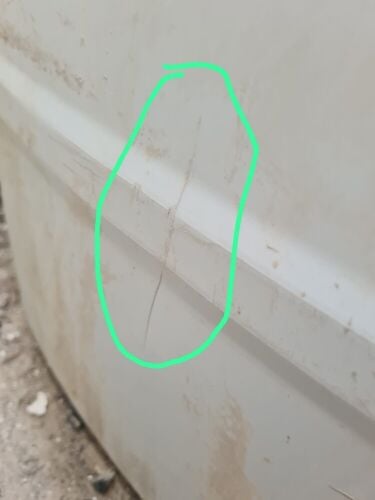 تنظيف الخزانات ومعالجة التسريب