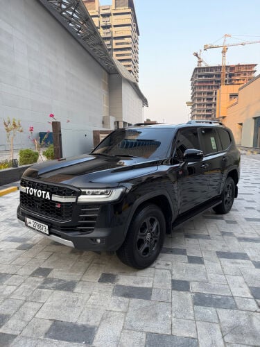 جي ار اسود 2023